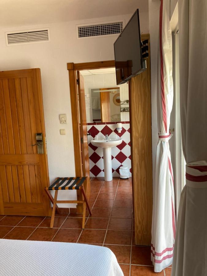 Hostal San Juan 살로브레나 외부 사진